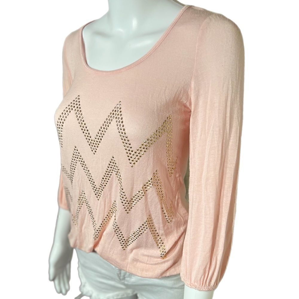Gold  Accent 3/4 Sleeve Top